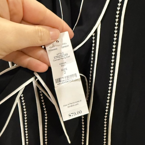 White House Black Market Black and White Sleeveless Blouse size 2 NEW - Picture 3 of 3